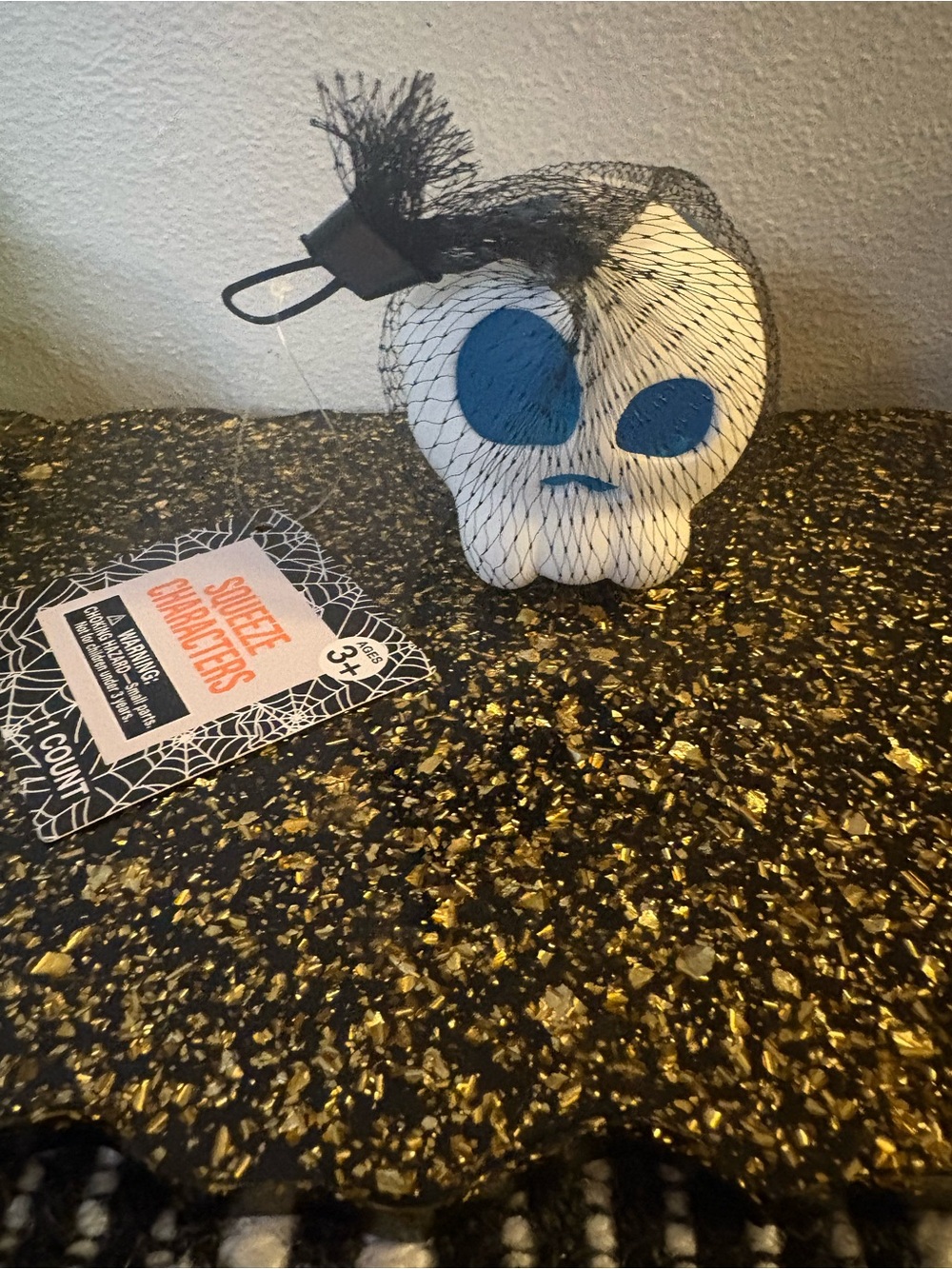 Squishy Halloween Squeeze Skull